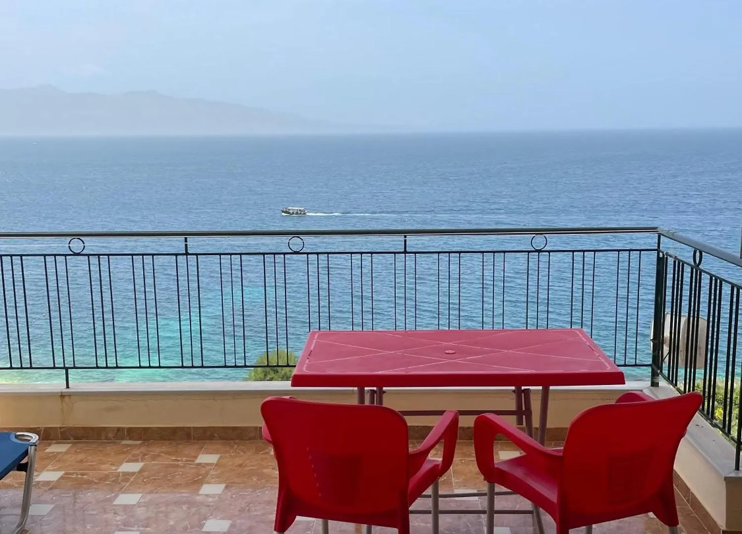 Lovely 3-Bedroom Apartment Rei location